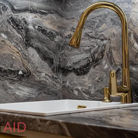 V27-2 Design - Hostaid Apartment Budapest