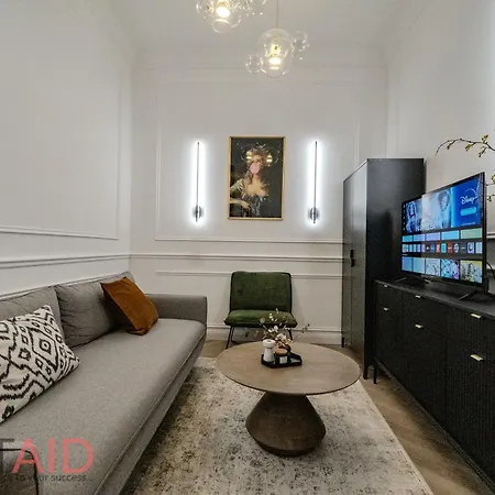 V27-2 Design - Hostaid Budapest