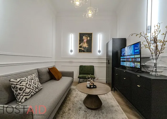 V27-2 Design - Hostaid Budapest